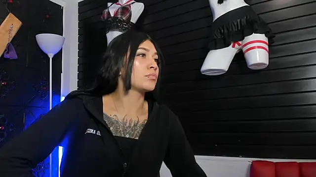 Snapshot of MiaFox_03 chatting on February 2026 02:33:01 PM MiaFox 03 online show from February 2026 02:33:01 PM