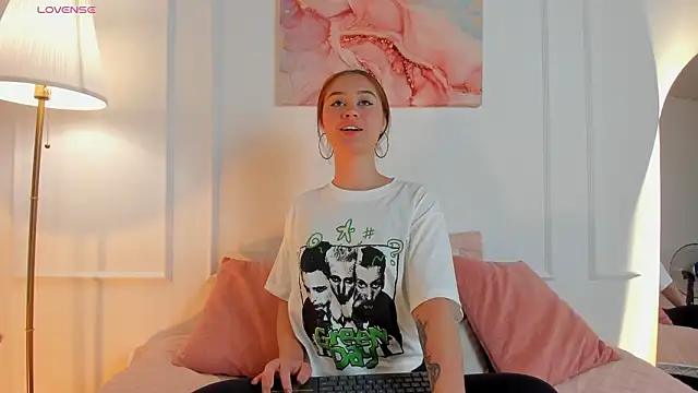 Amelia Saenz  online show from March 2026 09:31:02 PM