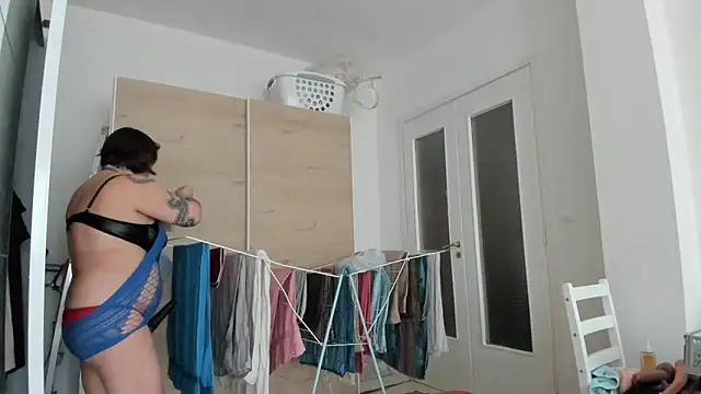 tantriquegirl06 online show from April 2026 05:41:02 PM