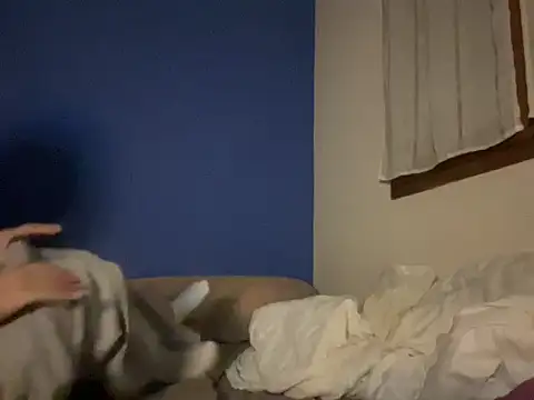 Snapshot of CoquineCharmeuse chatting on December 2025 11:21:01 PM CoquineCharmeuse online show from December 2025 11:21:01 PM