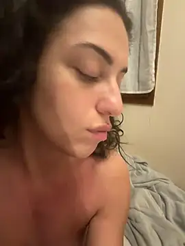 Snapshot of CoquineCharmeuse chatting on February 2026 08:52:01 PM CoquineCharmeuse online show from February 2026 08:52:01 PM