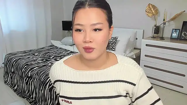 Snapshot of Brunette_Charm chatting on February 2026 11:15:02 AM Brunette Charm online show from February 2026 11:15:02 AM