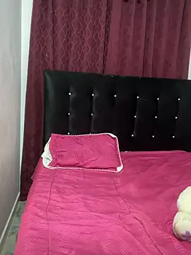 Snapshot of Sophia_Moons_ chatting on February 2026 05:03:01 AM Sophia Moons online show from February 2026 05:03:01 AM