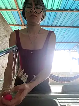 Snapshot of Yelena_77 chatting on December 2025 02:13:02 PM Yelena 77 online show from December 2025 02:13:02 PM