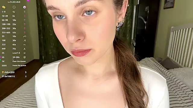 Snapshot of MiaBlanko chatting on December 2025 07:25:02 AM MiaBlanko online show from December 2025 07:25:02 AM