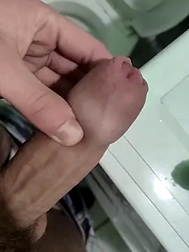 Snapshot of Alinnnehdbbehdbhdh chatting on February 2026 02:58:01 PM Alinnnehdbbehdbhdh online show from February 2026 02:58:01 PM