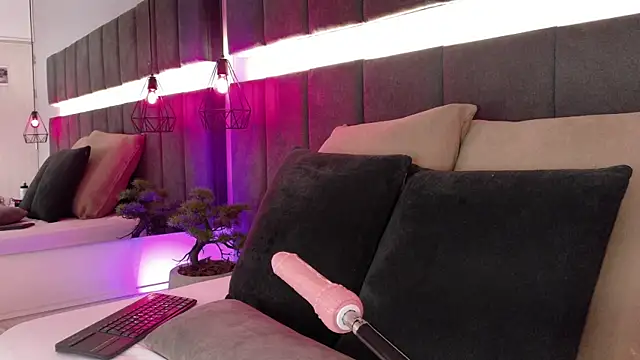 Snapshot of luna_blannco chatting on January 2026 02:31:01 PM luna blannco online show from January 2026 02:31:01 PM