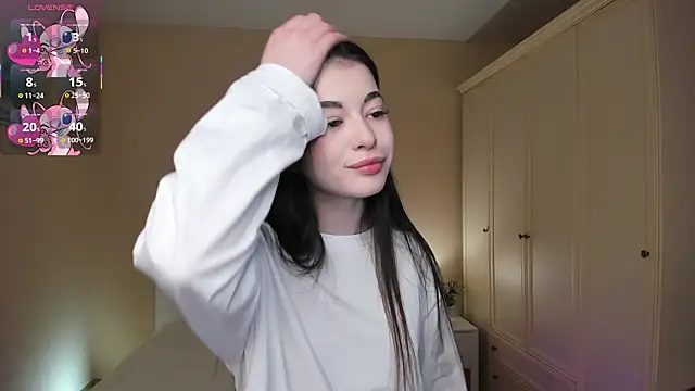 Snapshot of LisaColee chatting on February 2026 08:18:01 PM LisaColee online show from February 2026 08:18:01 PM