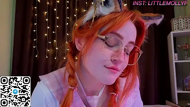 Snapshot of LittleFoxHole chatting on July 2026 04:52:02 AM LittleFoxHole online show from July 2026 04:52:02 AM
