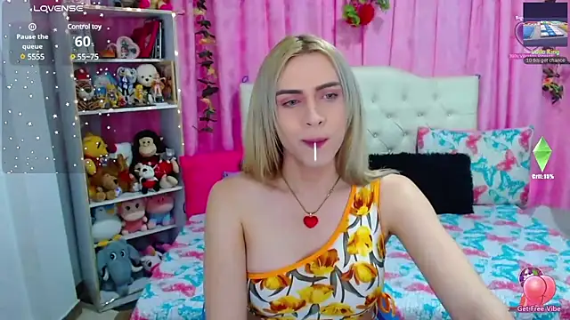 Snapshot of golden_girl01 chatting on March 2025 10:20:01 PM golden girl01 online show from March 2025 10:20:01 PM