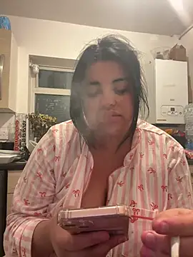 Snapshot of Curvybabesxxo chatting on February 2026 03:57:02 AM Curvybabesxxo online show from February 2026 03:57:02 AM