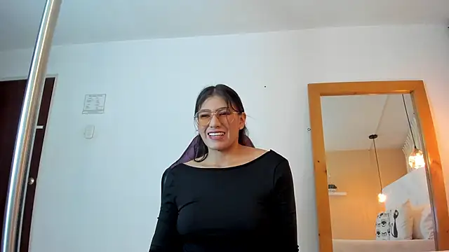 Snapshot of liaa_moretti_ chatting on February 2026 01:14:02 PM liaa moretti online show from February 2026 01:14:02 PM