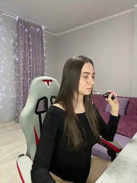 Lina          online show from January 2026 05:15:01 PM