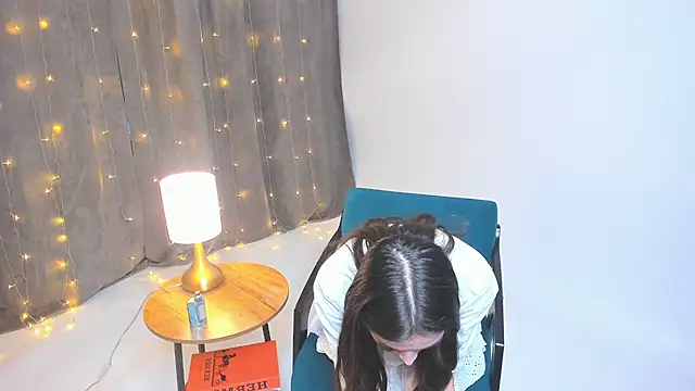 Snapshot of YvonneRobes chatting on December 2025 11:50:01 AM YvonneRobes online show from December 2025 11:50:01 AM