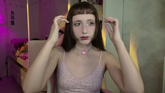MiraJades online show from May 2026 08:13:02 PM