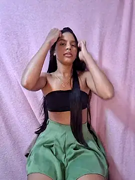 Snapshot of meenina_veneno chatting on December 2025 04:17:01 AM meenina veneno online show from December 2025 04:17:01 AM