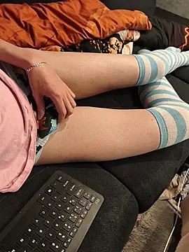 Snapshot of Femboitea-official chatting on May 2026 02:39:01 AM Femboitea-official online show from May 2026 02:39:01 AM