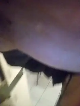 Snapshot of JoyesexyBM chatting on April 2026 04:11:01 AM JoyesexyBM online show from April 2026 04:11:01 AM