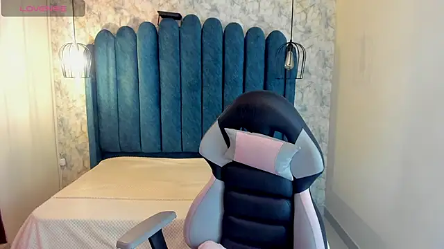 Lovely-martina online show from December 2025 01:27:02 PM