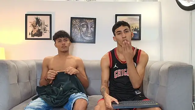 Snapshot of DIAMOND_BLACKS chatting on February 2026 07:24:02 AM DIAMOND BLACKS online show from February 2026 07:24:02 AM