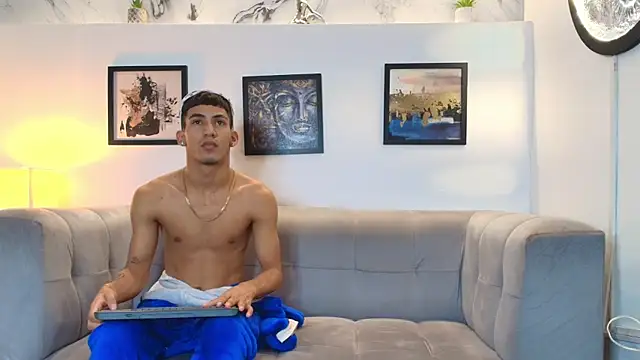 Snapshot of DIAMOND_BLACKS chatting on February 2026 07:23:02 AM DIAMOND BLACKS online show from February 2026 07:23:02 AM