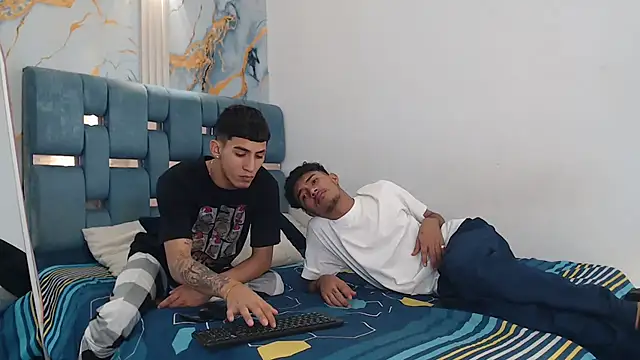 Snapshot of DIAMOND_BLACKS chatting on February 2026 07:37:01 AM DIAMOND BLACKS online show from February 2026 07:37:01 AM