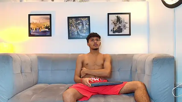 Snapshot of DIAMOND_BLACKS chatting on February 2026 07:40:01 AM DIAMOND BLACKS online show from February 2026 07:40:01 AM