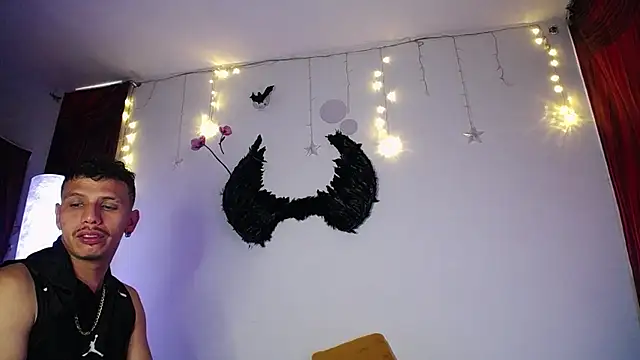 Snapshot of Noha_and_Iam chatting on February 2026 12:32:01 PM Noha and Iam online show from February 2026 12:32:01 PM