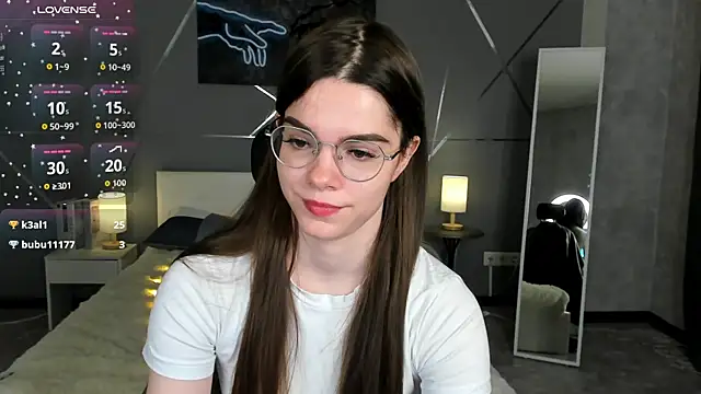 Snapshot of miss__evelyne chatting on December 2025 01:35:01 AM miss evelyne online show from December 2025 01:35:01 AM