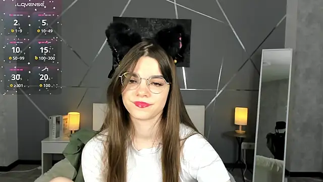 Snapshot of miss__evelyne chatting on January 2026 01:19:01 AM miss evelyne online show from January 2026 01:19:01 AM