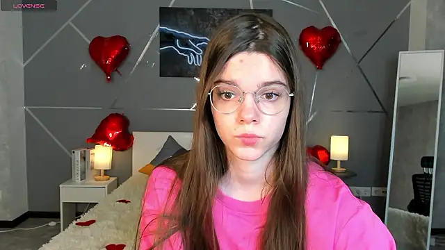 Snapshot of miss__evelyne chatting on February 2026 07:48:02 AM miss evelyne online show from February 2026 07:48:02 AM