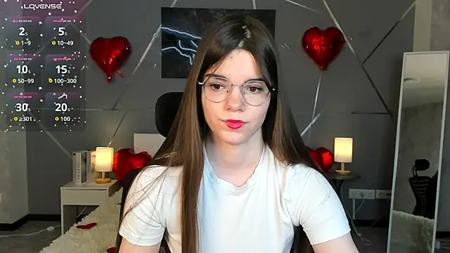 Snapshot of miss__evelyne chatting on February 2026 01:13:02 AM miss evelyne online show from February 2026 01:13:02 AM