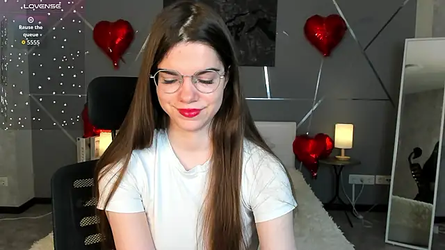 Snapshot of miss__evelyne chatting on February 2026 01:13:02 AM miss evelyne online show from February 2026 01:13:02 AM