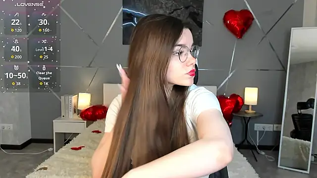 Snapshot of miss__evelyne chatting on February 2026 01:02:01 AM miss evelyne online show from February 2026 01:02:01 AM