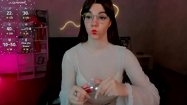 Snapshot of miss__evelyne chatting on February 2026 01:23:01 AM miss evelyne online show from February 2026 01:23:01 AM