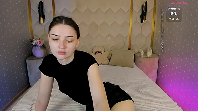 Snapshot of LissieVibes chatting on February 2026 01:43:01 PM LissieVibes online show from February 2026 01:43:01 PM