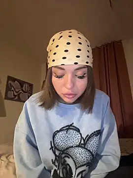 Snapshot of SilkyMira chatting on January 2026 05:29:02 PM SilkyMira online show from January 2026 05:29:02 PM