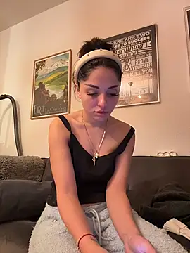 Snapshot of SilkyMira chatting on February 2026 09:29:02 PM SilkyMira online show from February 2026 09:29:02 PM