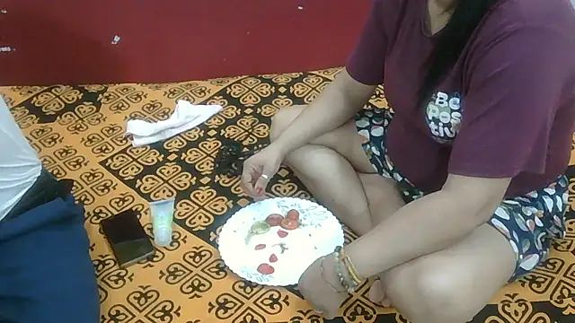 Lovelycouple25 online show from June 2026 06:05:02 AM
