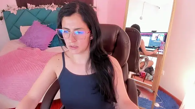 Snapshot of Isa_Emm chatting on February 2026 07:06:02 PM Isa Emm online show from February 2026 07:06:02 PM