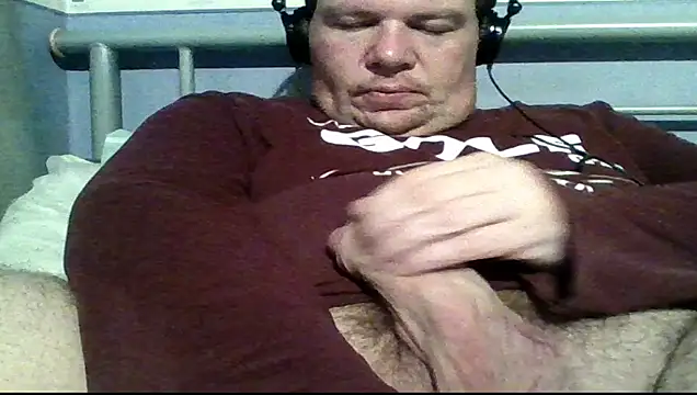 Snapshot of mrhardcock12 chatting on February 2026 09:24:01 PM mrhardcock12 online show from February 2026 09:24:01 PM