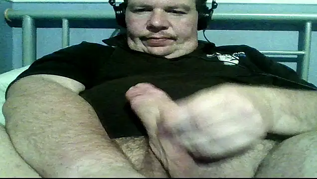Snapshot of mrhardcock12 chatting on February 2026 10:17:02 PM mrhardcock12 online show from February 2026 10:17:02 PM