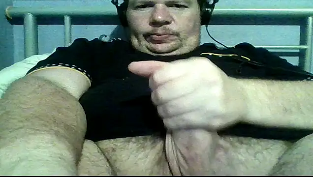 Snapshot of mrhardcock12 chatting on February 2026 11:28:01 PM mrhardcock12 online show from February 2026 11:28:01 PM