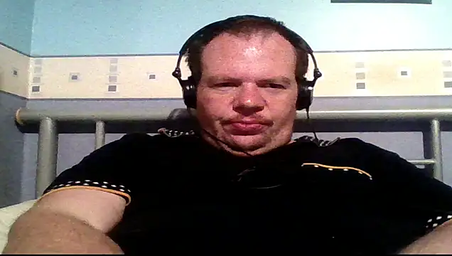 Snapshot of mrhardcock12 chatting on February 2026 08:40:02 PM mrhardcock12 online show from February 2026 08:40:02 PM
