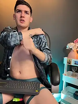 Valentino ceratti online show from February 2026 02:41:02 AM