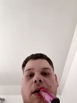 Snapshot of WaningNorth chatting on April 2026 04:46:01 AM WaningNorth online show from April 2026 04:46:01 AM