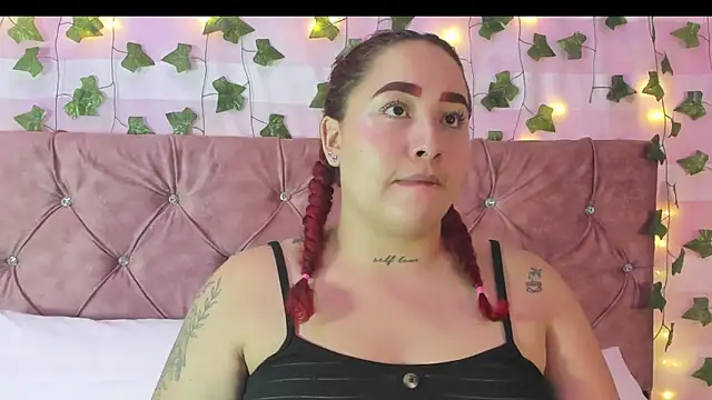 Snapshot of Ayla-marttinez chatting on February 2026 01:00:02 AM Ayla-marttinez online show from February 2026 01:00:02 AM