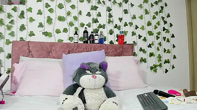 Ayla-marttinez online show from July 2026 12:35:01 AM