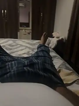 Snapshot of Night_outcam chatting on February 2026 06:14:01 PM Night outcam online show from February 2026 06:14:01 PM