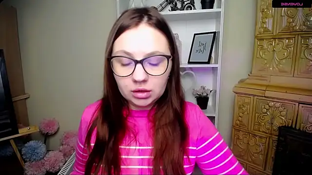 Snapshot of LiliaErmi chatting on December 2025 06:06:01 AM LiliaErmi online show from December 2025 06:06:01 AM